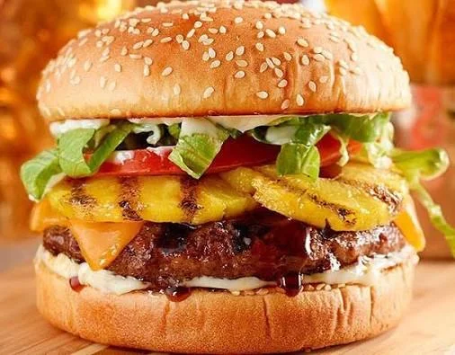 Hamburguesa Hawaiana de Miski Sushi Fusión
