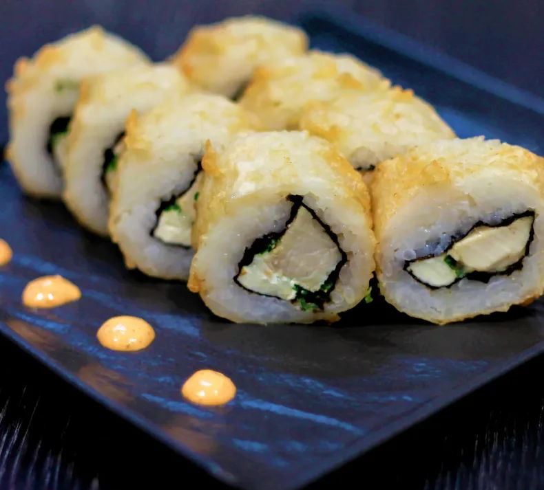 Panko pollo, queso y cebollín de Miski Sushi Fusión