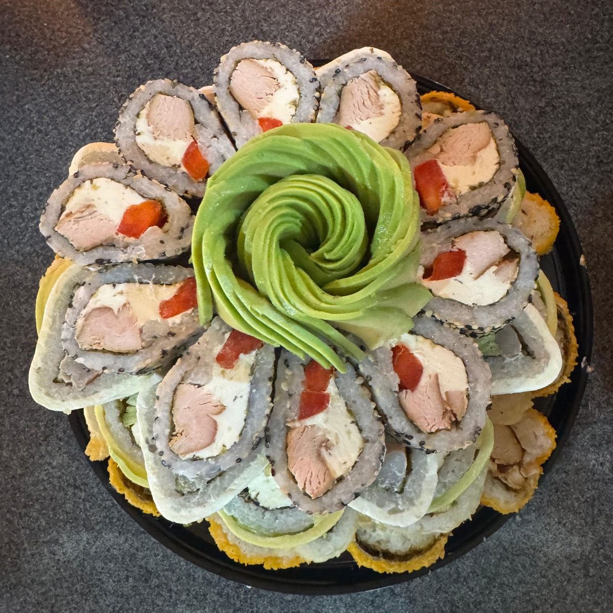 Torta de sushi 60 piezas de Miski Sushi Fusión